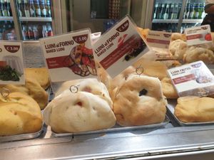 Display cabinet at Panzerotti Luini in Milan