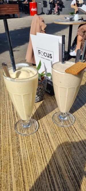 Orange juice mylkshake & Speculoos Mylkshake at Focus Foodbar in Tilburg