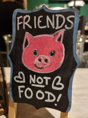 Friends nit food at Focus Foodbar in Tilburg