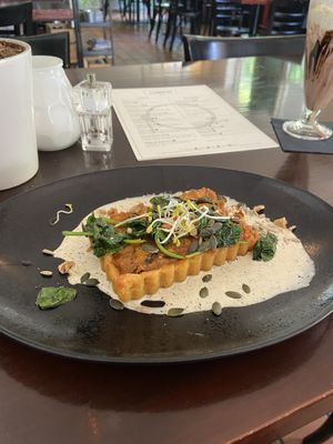 Vegetable quiche: tasty and crunchy with good nutritional value. However, it was a bit on the dry side and the chickpea flower taste was dominant. at Focus Foodbar in Tilburg