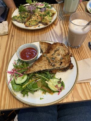 Vegan toastt  at Hinterland in Brussels