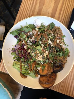 Buddha bowl - is vous cherchez qch saine à manger at Hinterland in Brussels