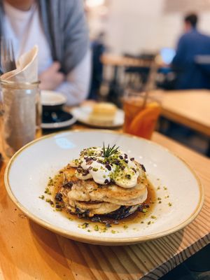 Vegan pancakes at Hinterland in Brussels