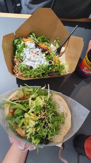 Kreative Ikone at Neue Dönastie - Kronenstrasse in Stuttgart