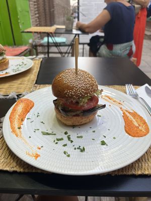 Baia burger  at Veggie Pause  in Fes