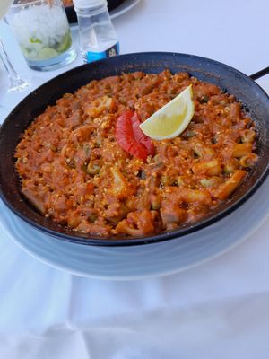 Rice with vegetables and chickpeas at Xaloc Lounge in Alicante