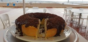 y para desayunar rico bizcocho vegano y sin gluten. . . at Xaloc Lounge in Alicante