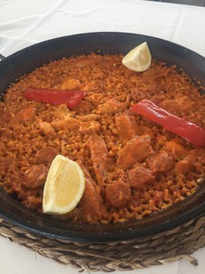 Paella de “pollo y chorizo"  at Xaloc Lounge in Alicante