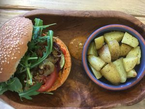 Vegan burger, mmmmm at FLOW café in Antwerpen