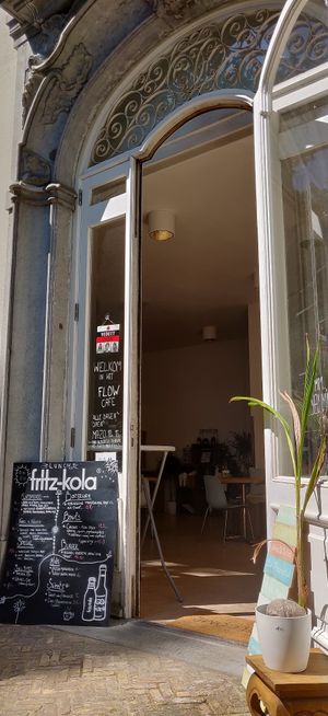 nice outdoora at FLOW café in Antwerpen