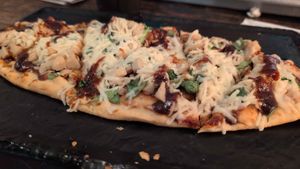 Vegan BBQ "chicken" (Oumph) flatbread at The Urban Bean in Orange Park