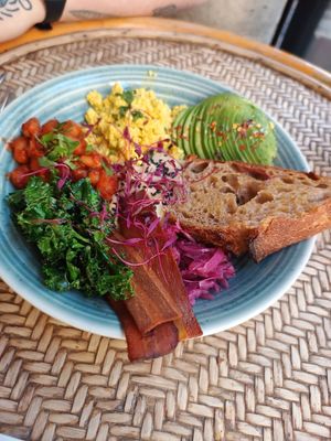 Brekkie bowl with bacon at WAVE in East London