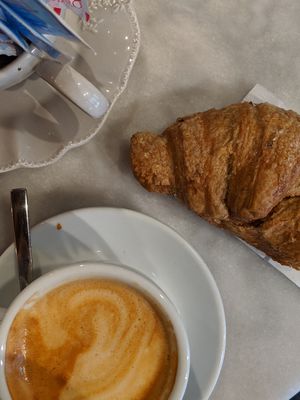 Vegan cappuccino with almond milk and a vegan croissant ("brioche vegana" at Torrefazione Cannaregio in Venice