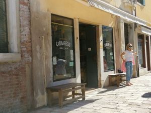 Entrance at Torrefazione Cannaregio in Venice