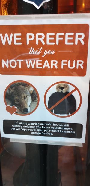 Sign at the entrance at Spicy Moon - 6th St in New York City