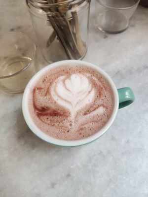 Hot cocoa with oat milk at Comptoir Sauvage in Lyon