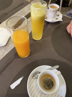 Coffee and juice  at Jardim das Cerejas - Chiado in Lisbon