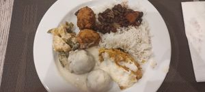 Plato combinado at Jardim das Cerejas - Chiado in Lisbon