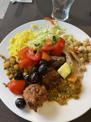 Bargain for 8 1/2 euros  at Jardim das Cerejas - Chiado in Lisbon