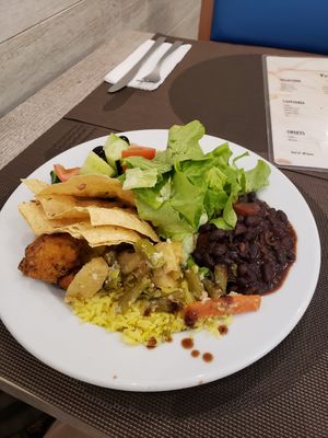 My plate with nachos, salad, rice and black beans at Jardim das Cerejas - Chiado in Lisbon
