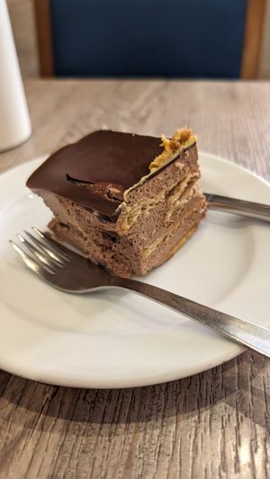 Yummy dessert at Jardim das Cerejas - Chiado in Lisbon