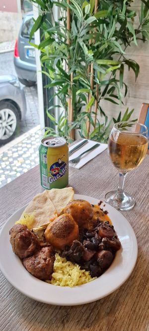 Buffet at Jardim das Cerejas - Chiado in Lisbon