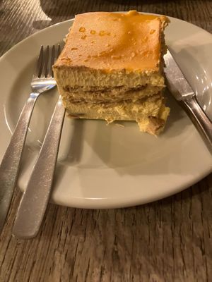 Mango cake at Jardim das Cerejas - Chiado in Lisbon
