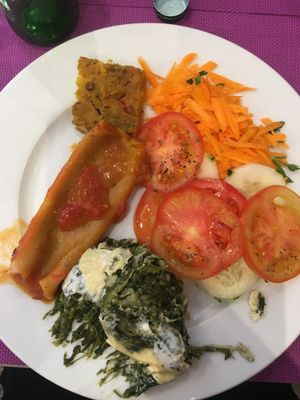 vegan caneloni and spinach lasagne at Jardim das Cerejas - Chiado in Lisbon