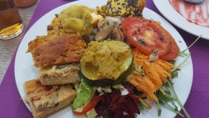 Overly stuffed plate at Jardim das Cerejas - Chiado in Lisbon