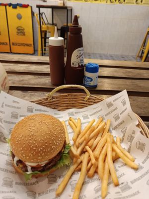 Black beans burguer at Burgershack in Kampot