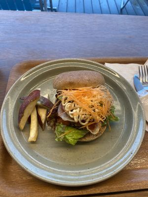 Multi grain lentil burger   at Rakuen Cafe in Naha