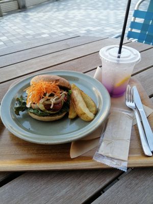  at Rakuen Cafe in Naha