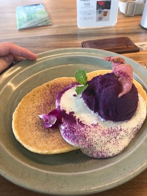 Pancakes at Rakuen Cafe in Naha