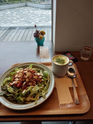  at Rakuen Cafe in Naha