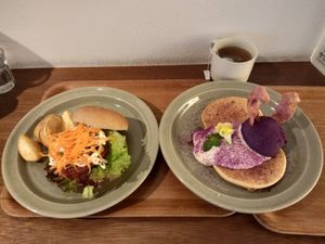  at Rakuen Cafe in Naha