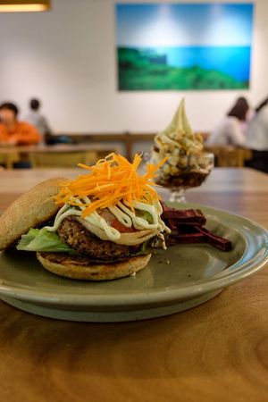 Multigrain burger at Rakuen Cafe in Naha