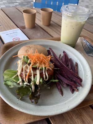Burger with sweet potato fries and soy matcha latte at Rakuen Cafe in Naha