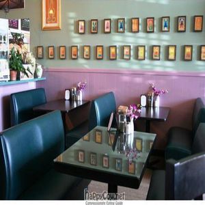 Booths at Palm Greens Cafe in Palm Springs