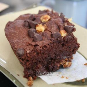 Yummy Vegan Gluten-free Brownies at Palm Greens Cafe in Palm Springs