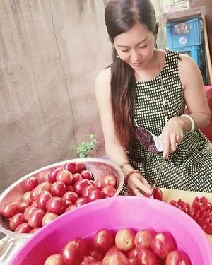 Making Shakshuka at Sababa in Chiang Mai