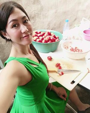 Making Shakshuka at Sababa in Chiang Mai