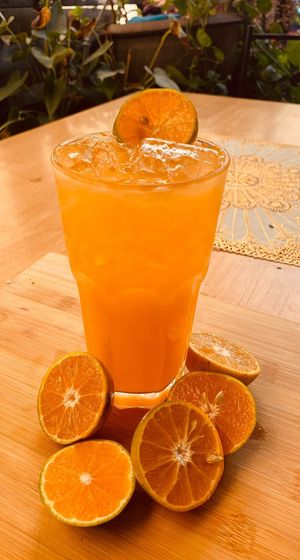 Orange season at #sababacm by #SababacmDreamTeam
#chefjeab #CapitanSi #ladydream #chumar #pi_noi at Sababa in Chiang Mai