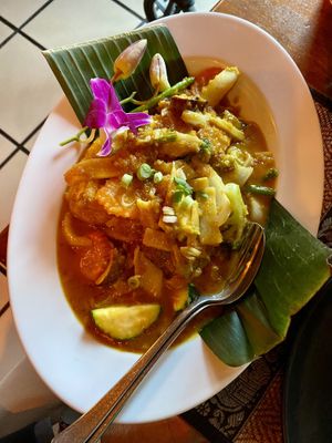 Veggies and tofu in peanut sauce (sweet)  at Muang Thai in Buchholz