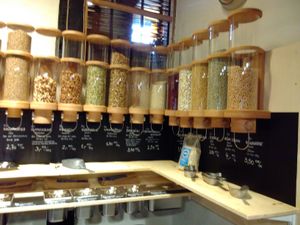 Nice bulk containers at Speisekammer in Lage