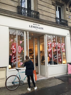 Front door  at Make My Lemonade in Paris