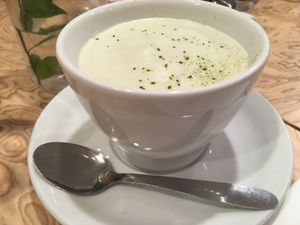 Latte matcha at Make My Lemonade in Paris