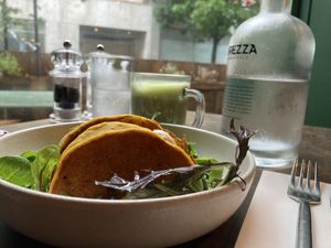 The crepes and a matcha latte  at Le Potager de Charlotte - Rennequin in Paris