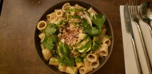 Garlic pasta dish main course at Le Potager de Charlotte - Rennequin in Paris