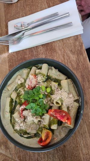 Rigatoni Crème basilic at Le Potager de Charlotte - Rennequin in Paris