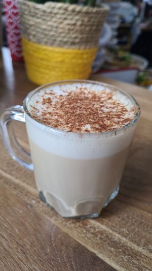 Latte au lait d'avoine et épices de cannelle at Le Potager de Charlotte - Rennequin in Paris